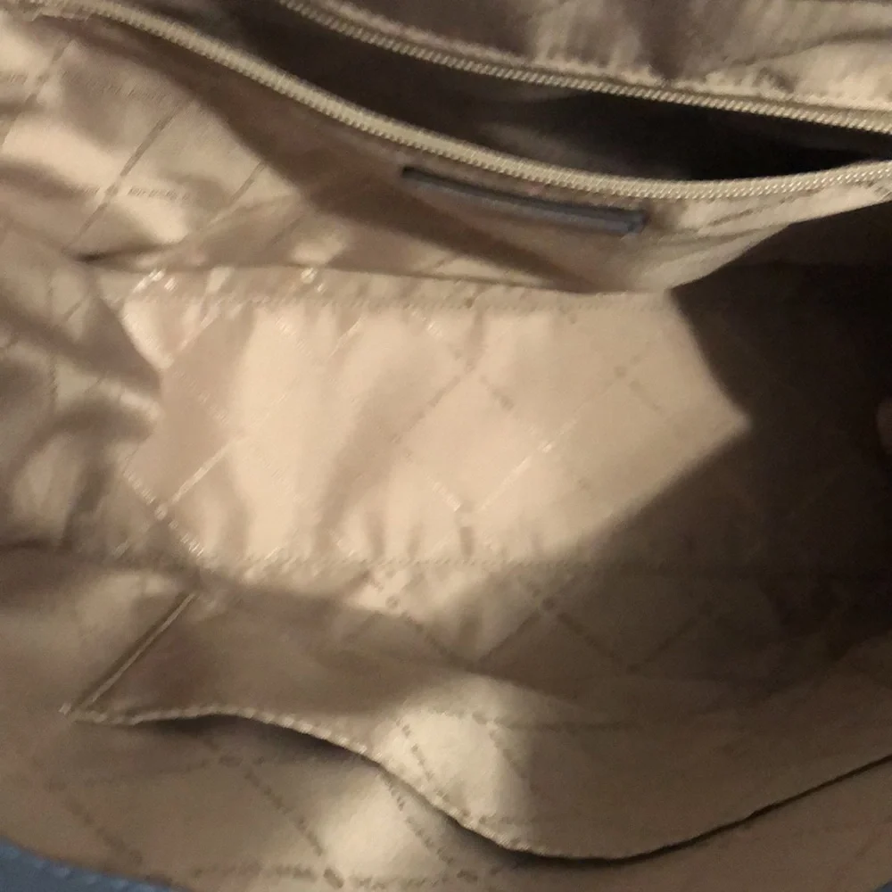 Michael Kors Mirella Med Leather Tote - Picture 9 of 11